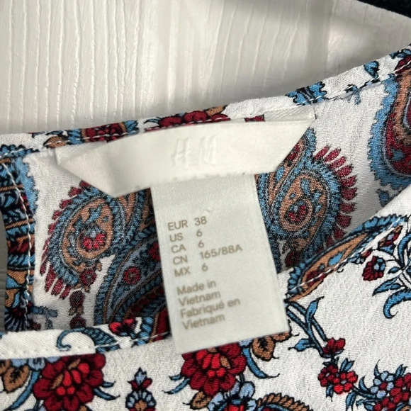 H&M Women's Paisley, Tunic top, Size US 6 - Picture 6 of 8
